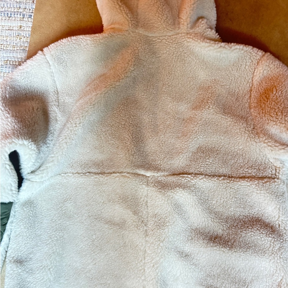 Patagonia Fleece Hoody - Picture 5 of 10